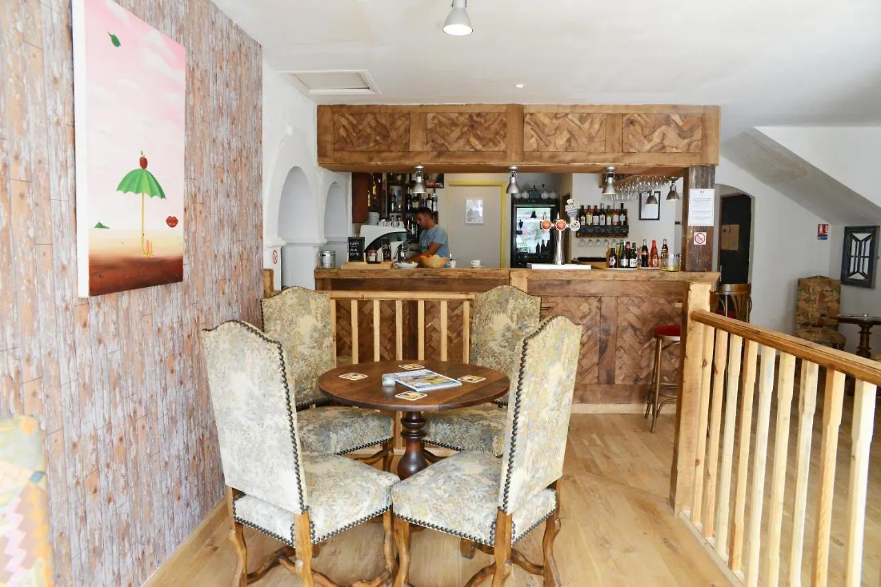 Les Olivier Pub, Brasserie Et B&B